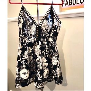 ENVY flower pattern romper (never worn before)